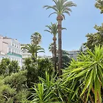 Festival Yourhosthelper Appartement *