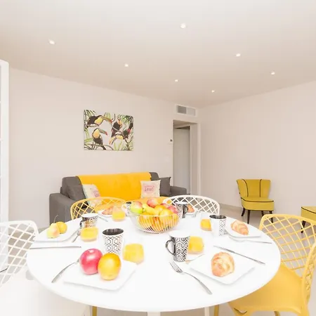 Festival Yourhosthelper * Cannes