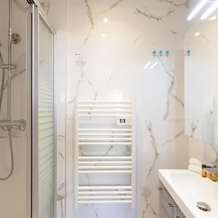 Festival Yourhosthelper Cannes