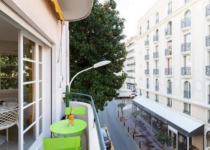 Festival Yourhosthelper * カンヌ