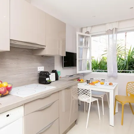 Festival Yourhosthelper *